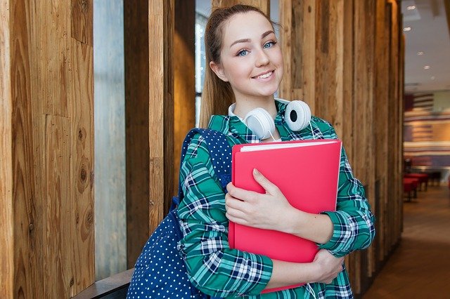 HOG article about the difference between study abroad and study locally
