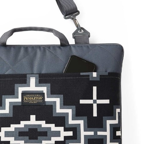 Pendleton Outdoor Packable Blanket ''Water Resistant'' - Black 60in x 72in - 152cm x 182cm