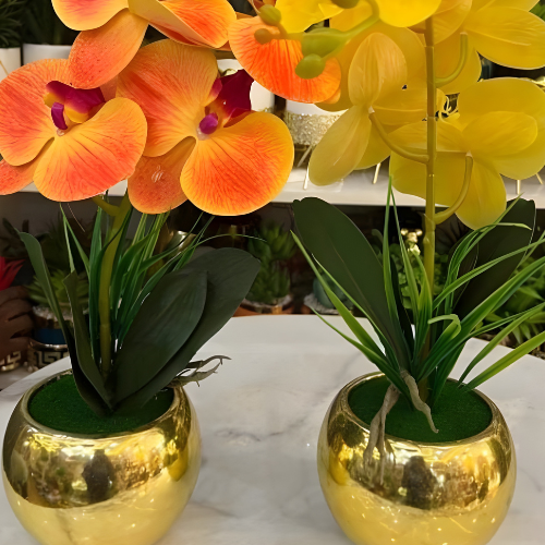 Artistic Lower Vase in Gold Finish @HOG - Home, Office, Online Marketplace