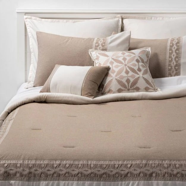 Threshold Hawley Comforter Set - In Queen - 19.5 x 13 x 20.5 -8Pieces Home Office Garden | HOG-HomeOfficeGarden | HOG-Home.Office.Garden