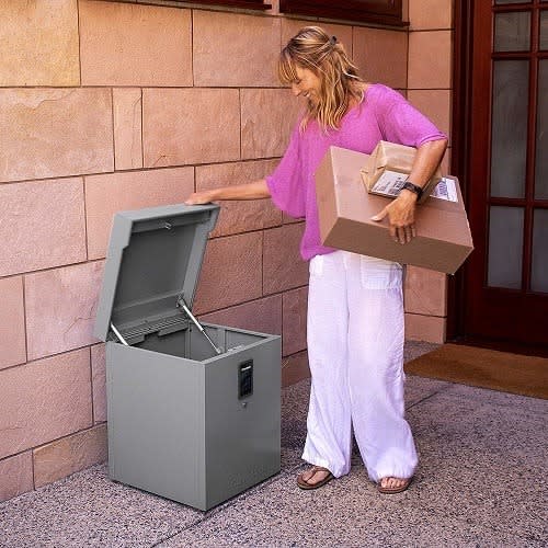 Parcel Lockbox S100 Series - Secure Package Delivery Box