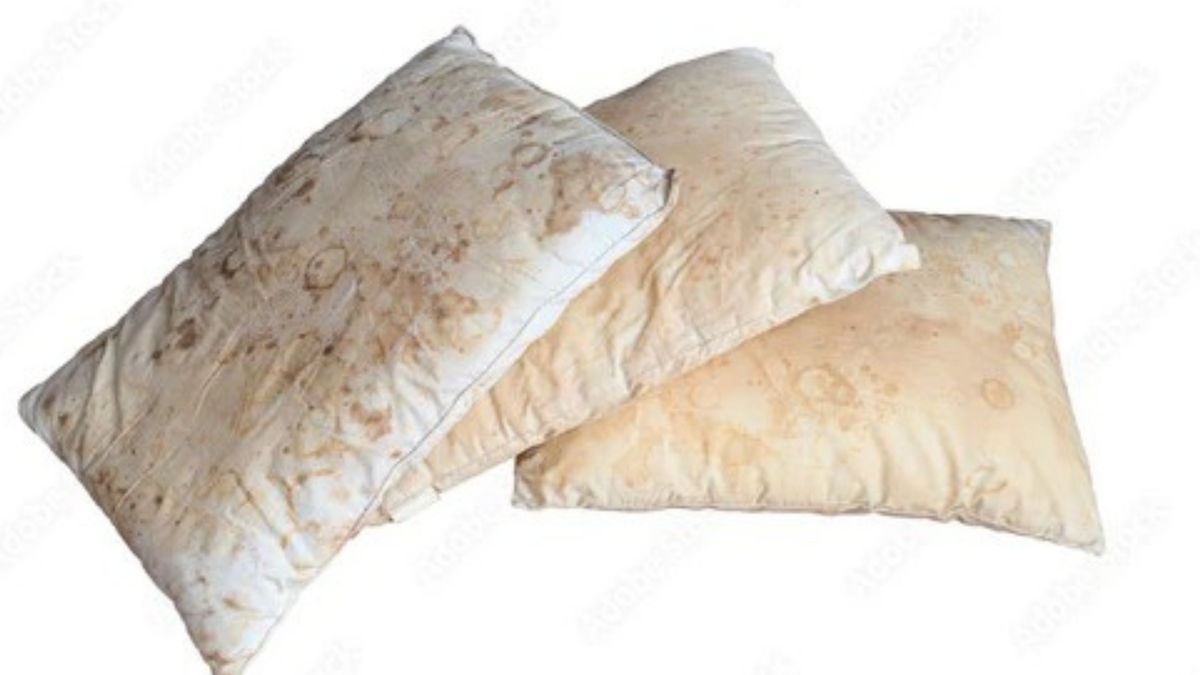 The Importance of Changing Your Pillows Every 1-2 Years: A Comprehensive Guide