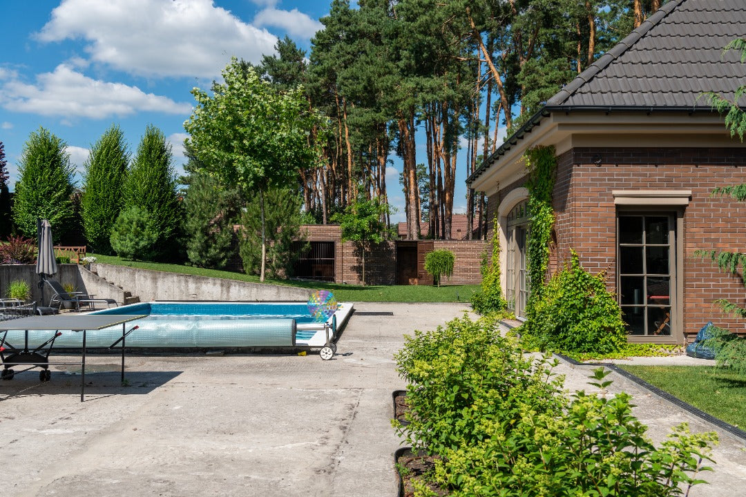 HOG ideas on 10 top reasons to keep your home's pool clean
