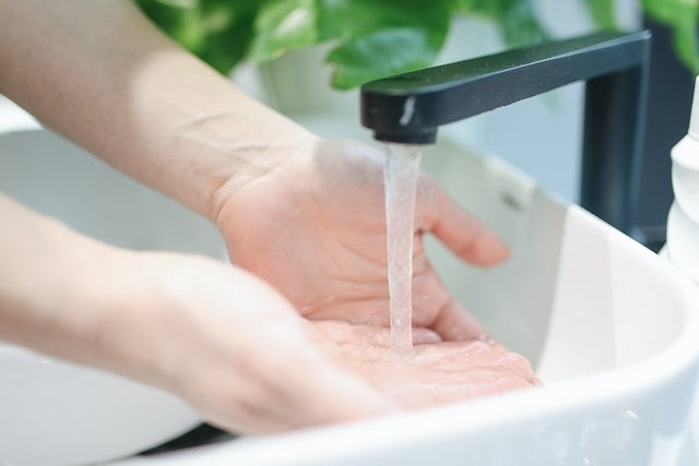 5 Tell-Tale Signs That You Have Hard Water in Your Home
