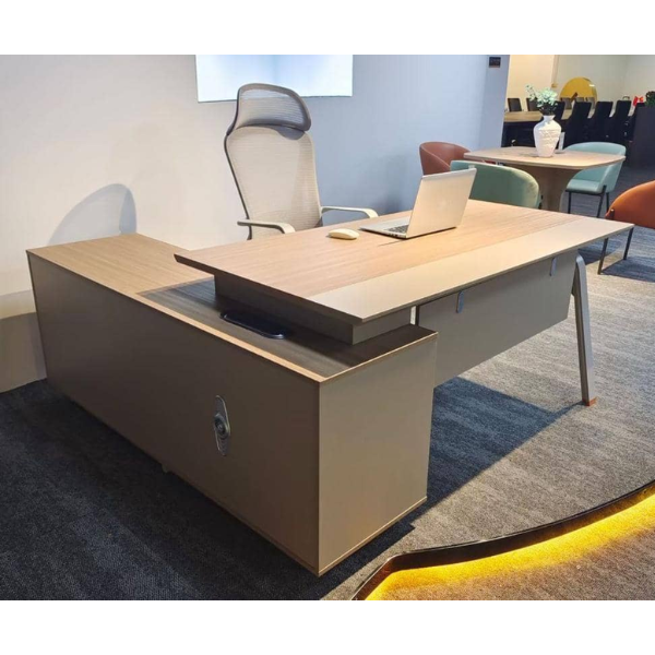 1.6 Meters Modern Executive Office Desk With Side Cabinet
