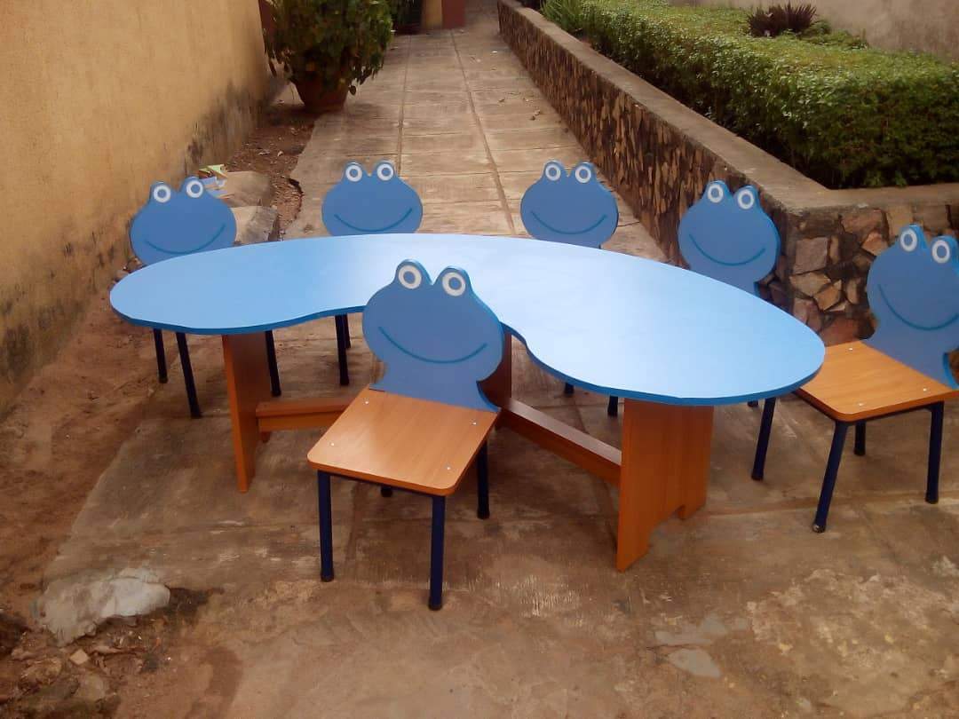 6-Seat kidney activity table with adjustable legs-TRN 21 Home Office Garden | HOG-HomeOfficeGarden | online marketplace