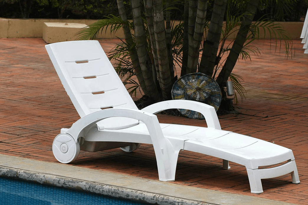 St Tropez Foldable Relaxing Outdoor Chair Home Office Garden | HOG-HomeOfficeGarden | online marketplace